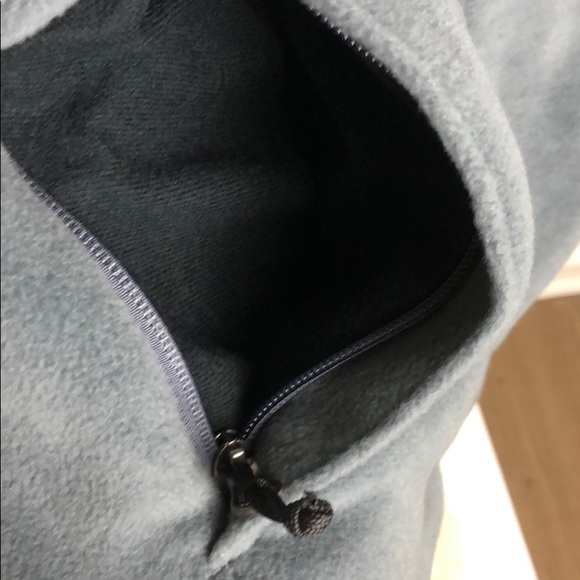Columbia Fleece Sweater With Zipper Pockets - Picture 6 of 6